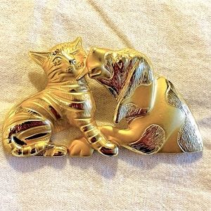 Cutest dog cat brooch in soft goldtone